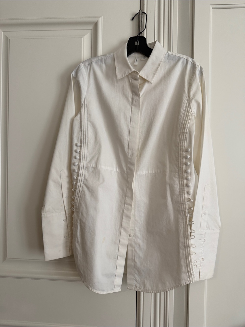 Leith White Button-Down Shirt with Side Button Trim